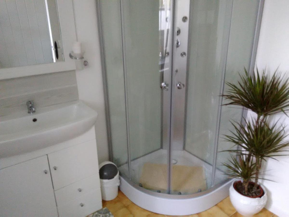 Apartamento Four Chimneys Treffrin Exterior foto